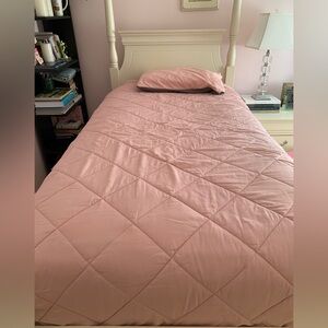 Room Essentials Comforter & Sham 2 PC Bed Set Reversible Pink Grey Twin XL